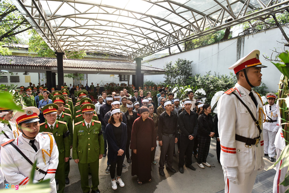 Người thân tiếc thương chiến sĩ PCCC thiệt mạng ở cao tốc Pháp Vân